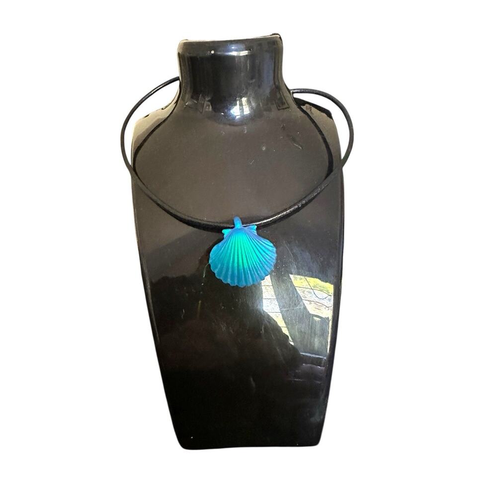 New Electric Blue Scallop Signed LE Pâté de Verre Glass Pendant Gregory Burgard - Picture 5 of 10